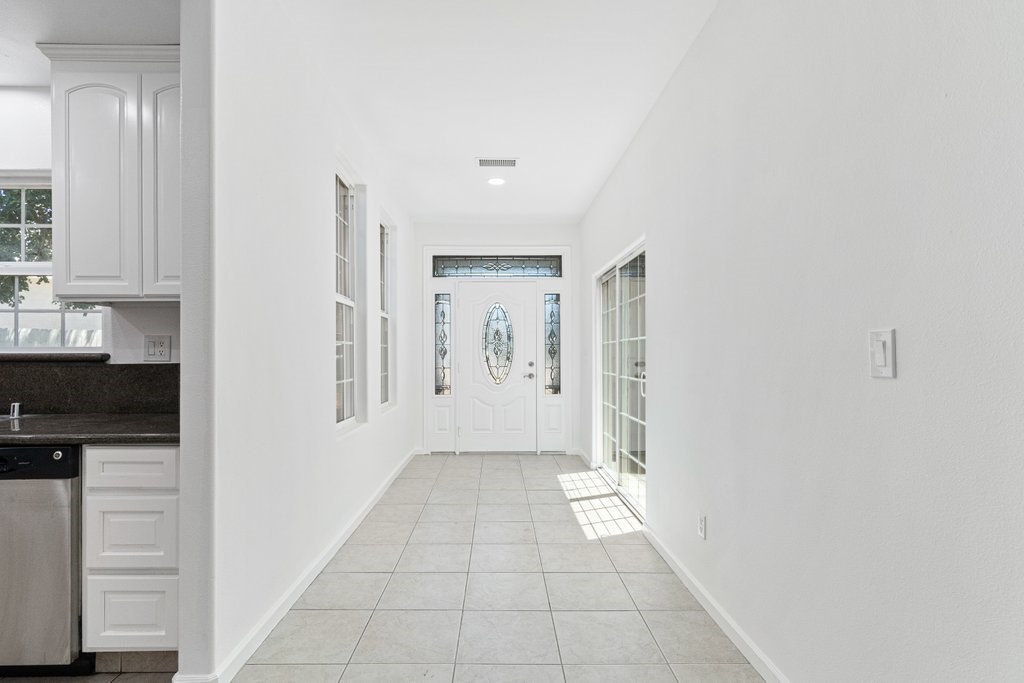205 Waring Property Photo 5