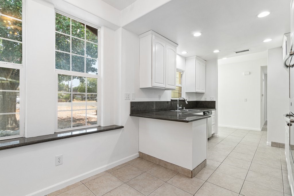 205 Waring Property Photo 8