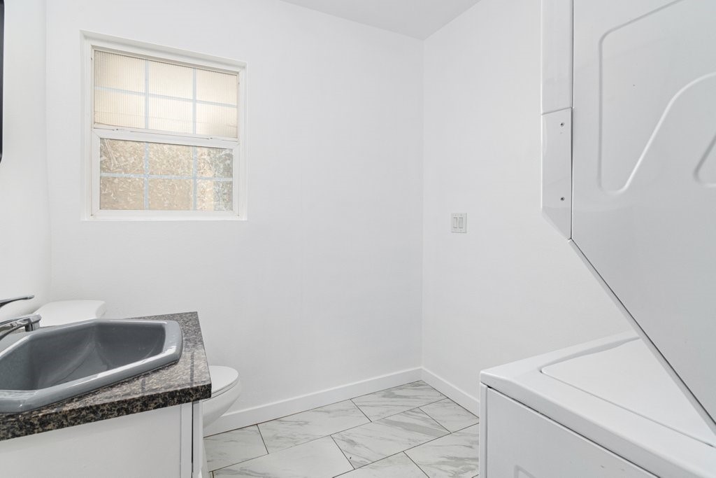 205 Waring Property Photo 12
