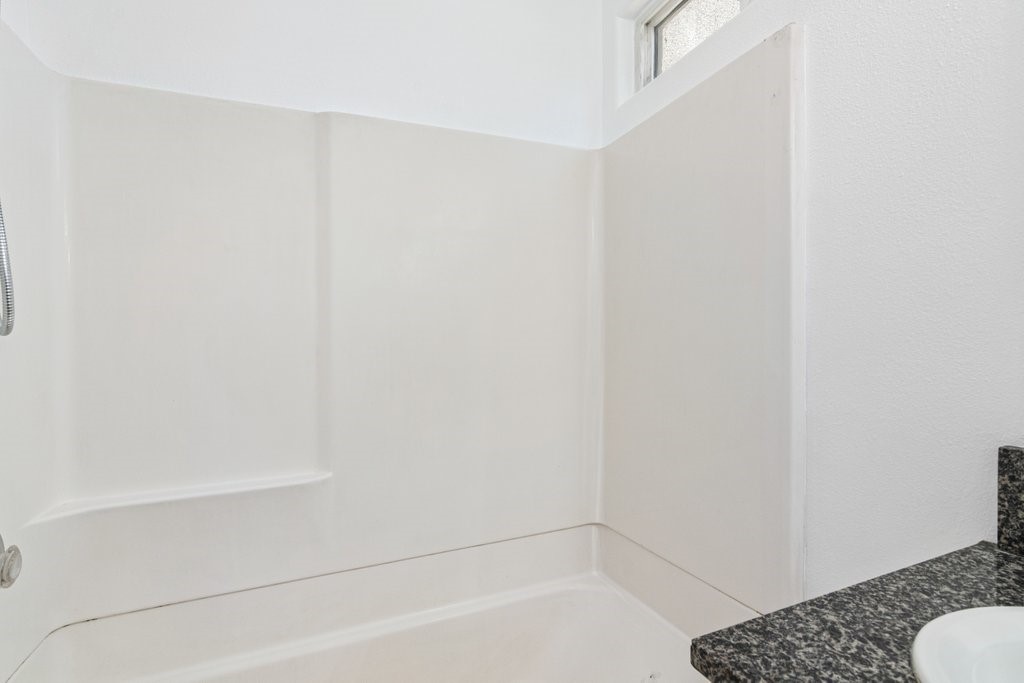 205 Waring Property Photo 15
