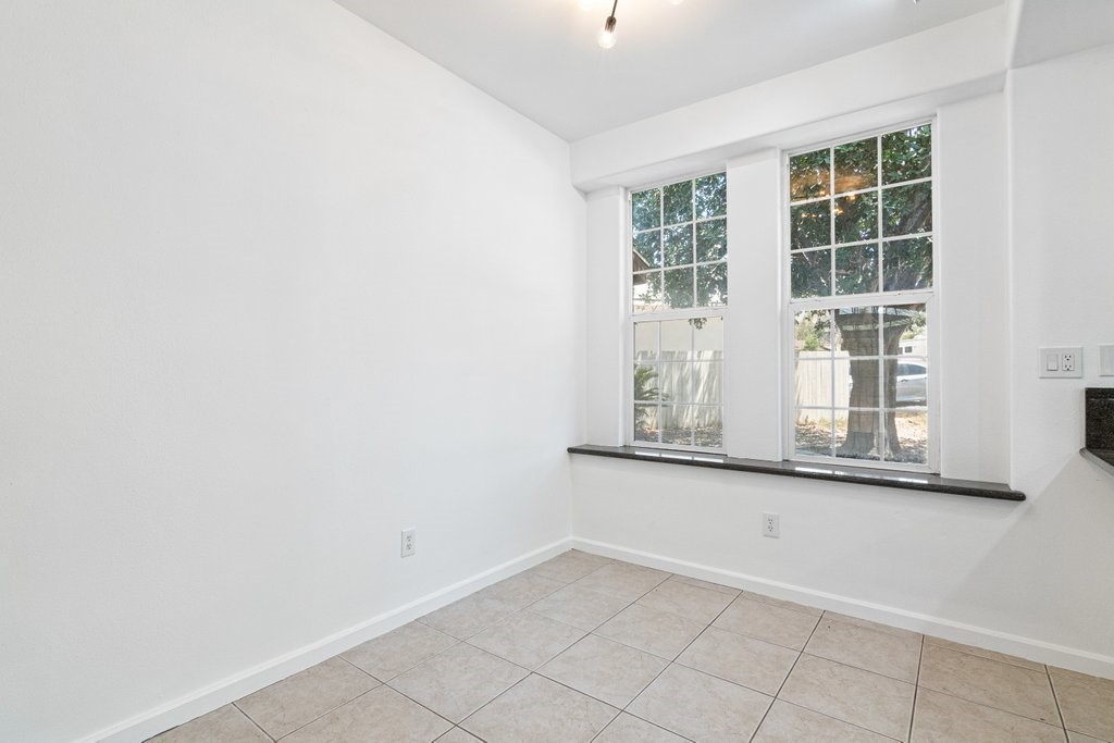 205 Waring Property Photo 17