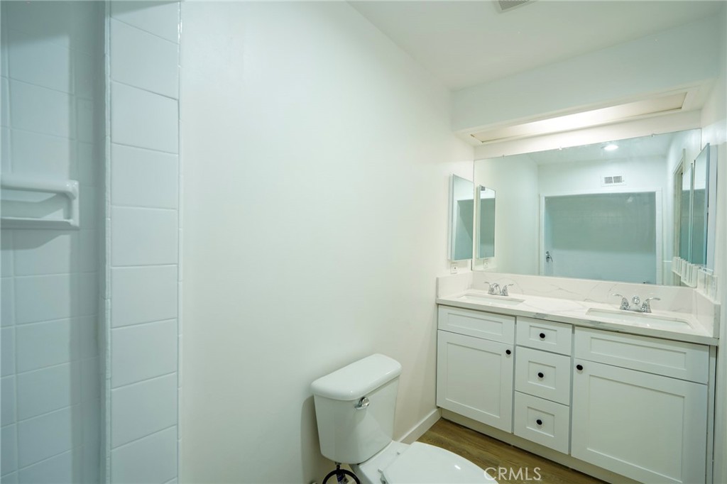 6304 Riley Property Photo 10