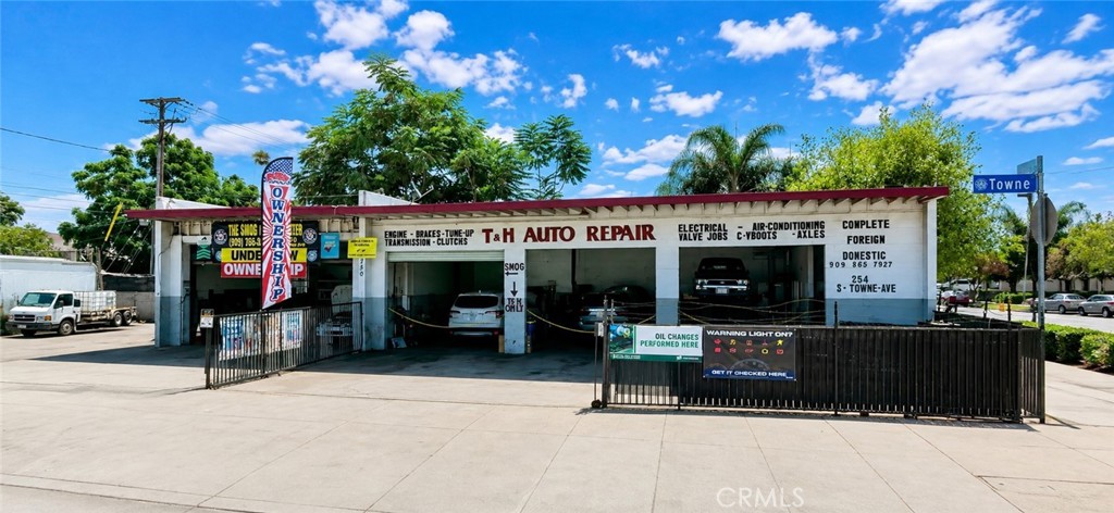 250 S Towne Avenue Property Photo 1