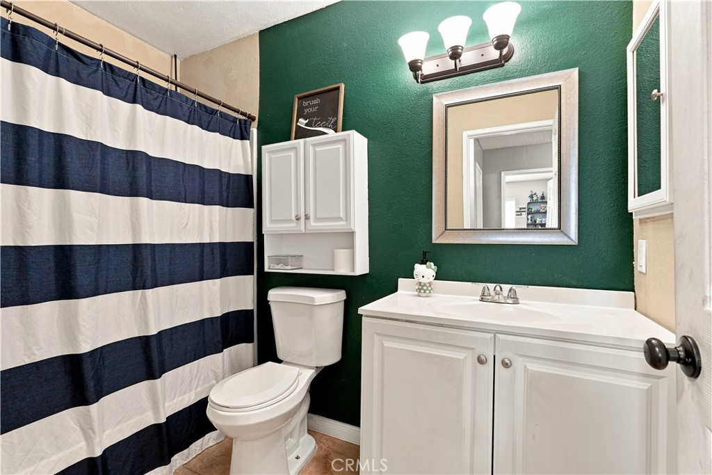479 W 12th Property Photo 15