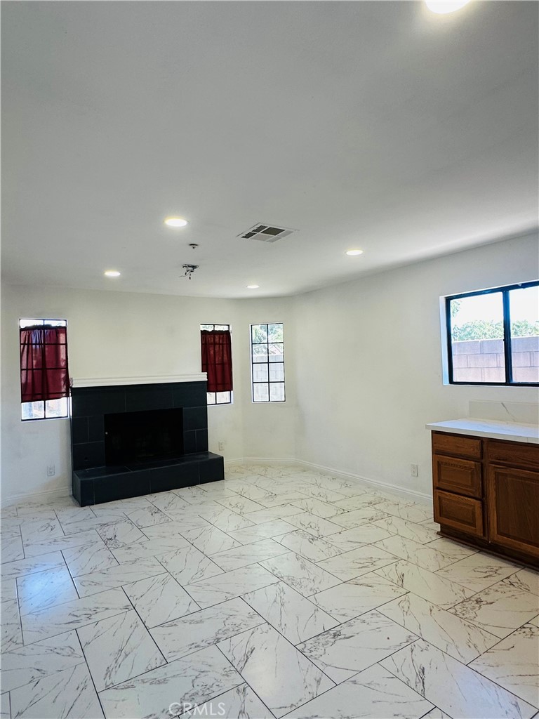 9795 Lime Avenue Property Photo 2