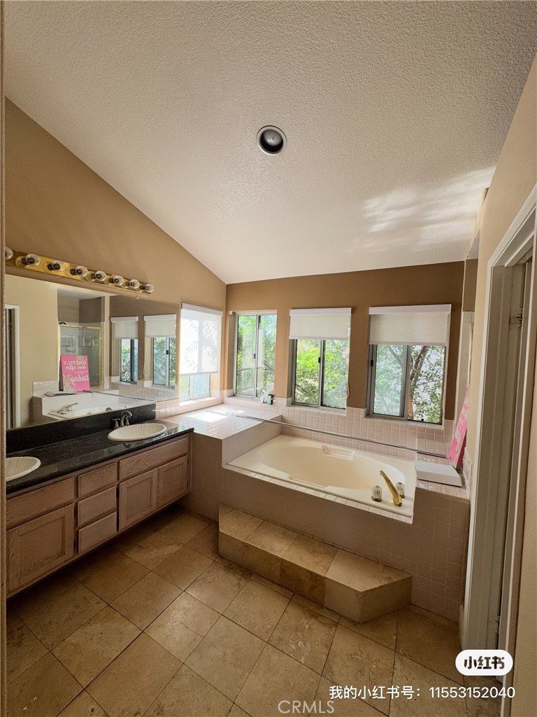 8043 Tuscany Property Photo 6