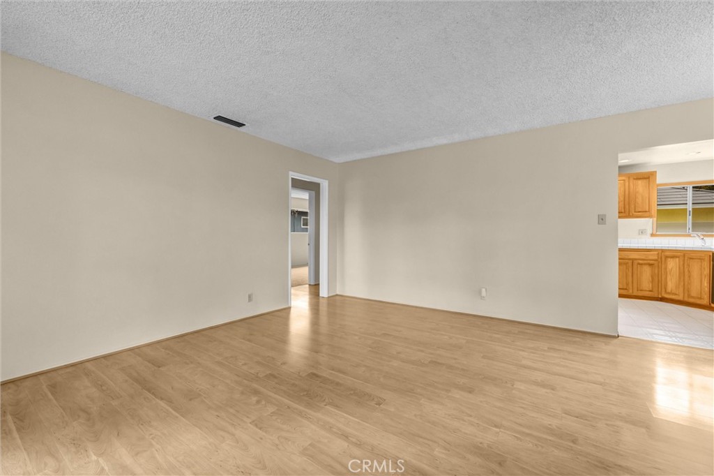 4818 Premiere Avenue Property Photo 9