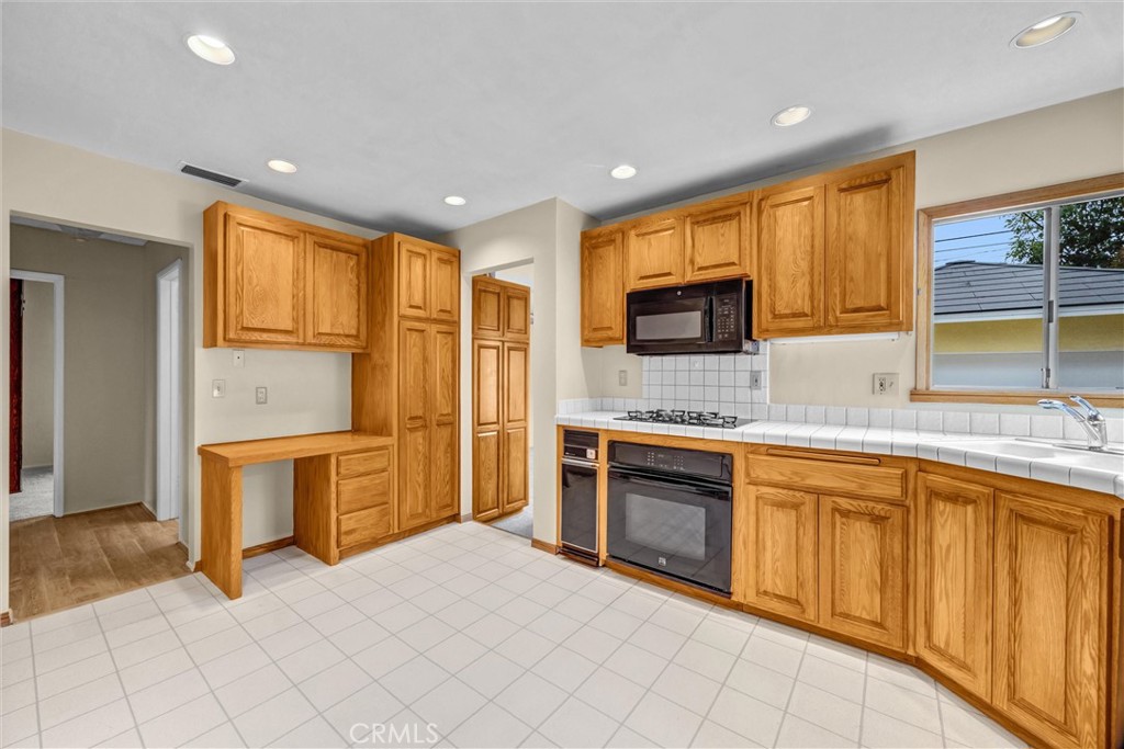 4818 Premiere Avenue Property Photo 16