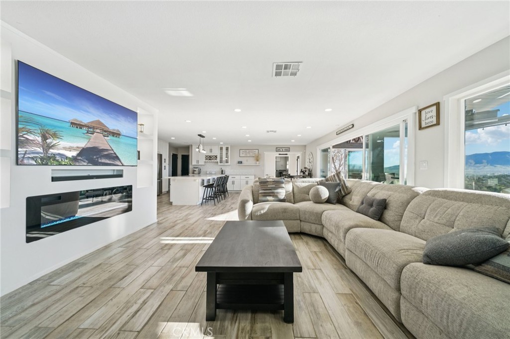 17487 Aspen Property Photo 17
