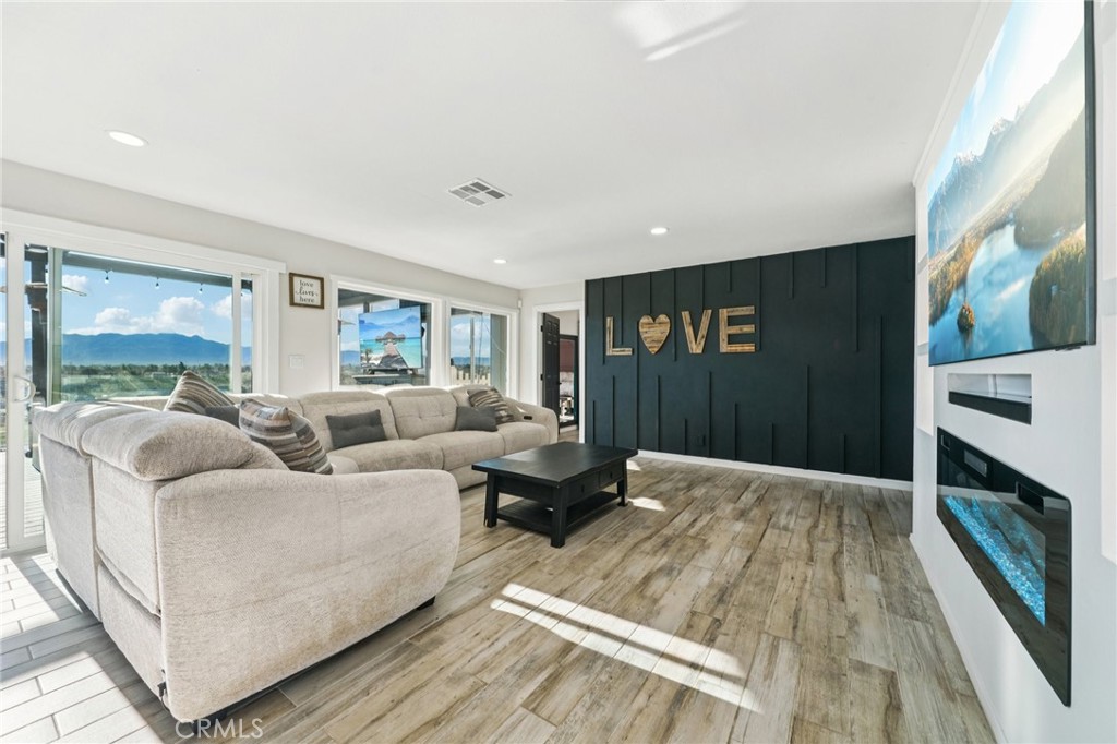 17487 Aspen Property Photo 18