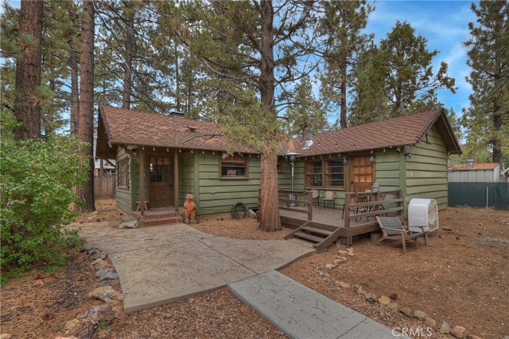 2063 2nd Lane Property Photo 1