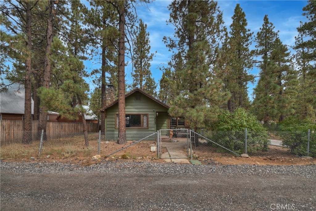 2063 2nd Lane Property Photo 4