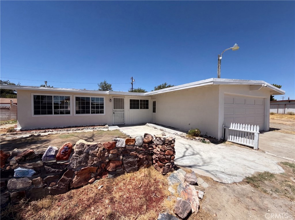13325 Lamel Property Photo 1