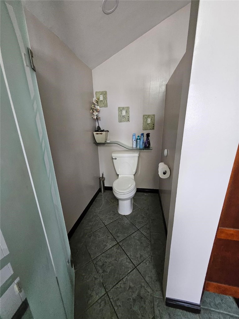 1117 E 65th Property Photo 19