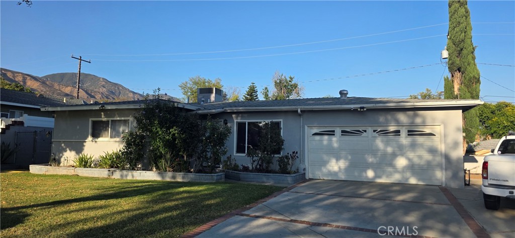 5035 N Berkeley Avenue Property Photo 1