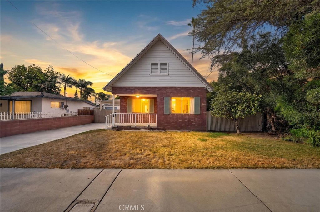 4637 Sierra Street Property Photo 2