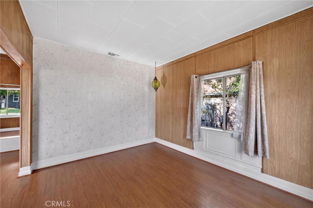 4637 Sierra Street Property Photo 6