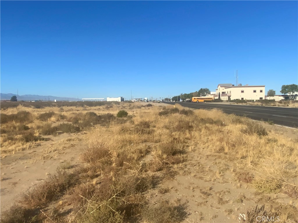 1 Air Expressway Property Photo 3