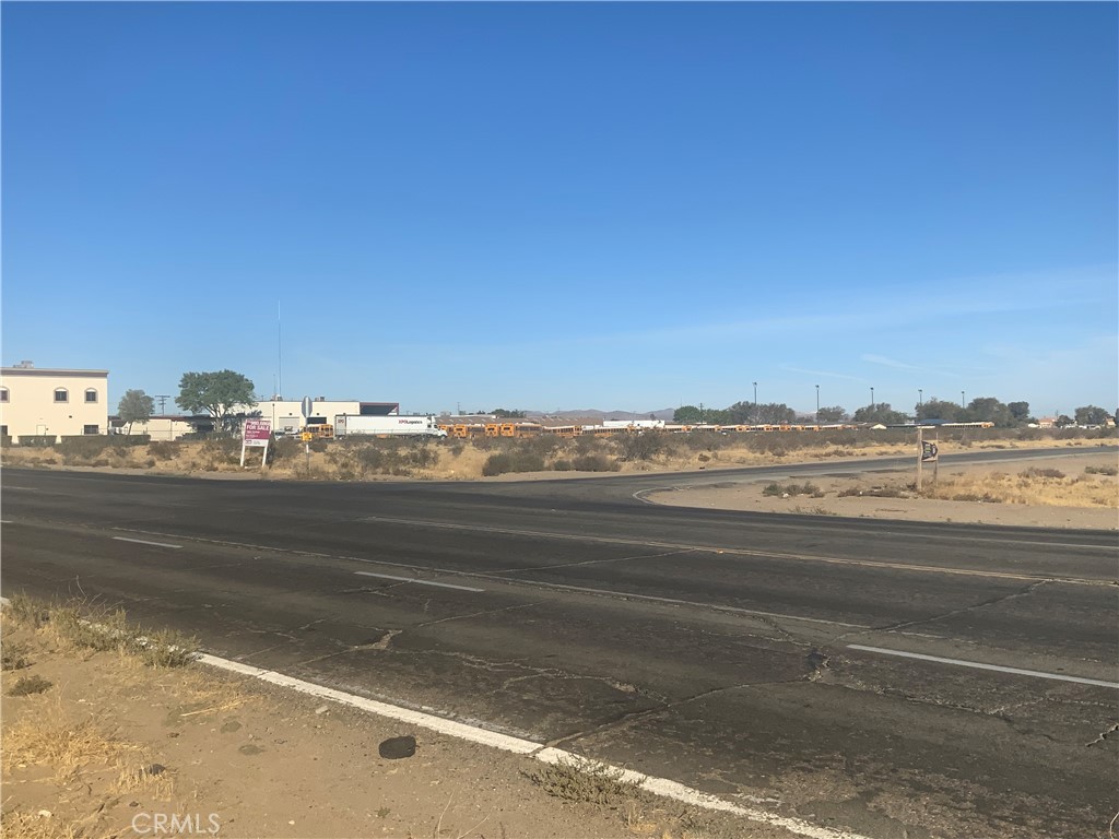 1 Air Expressway Property Photo 4