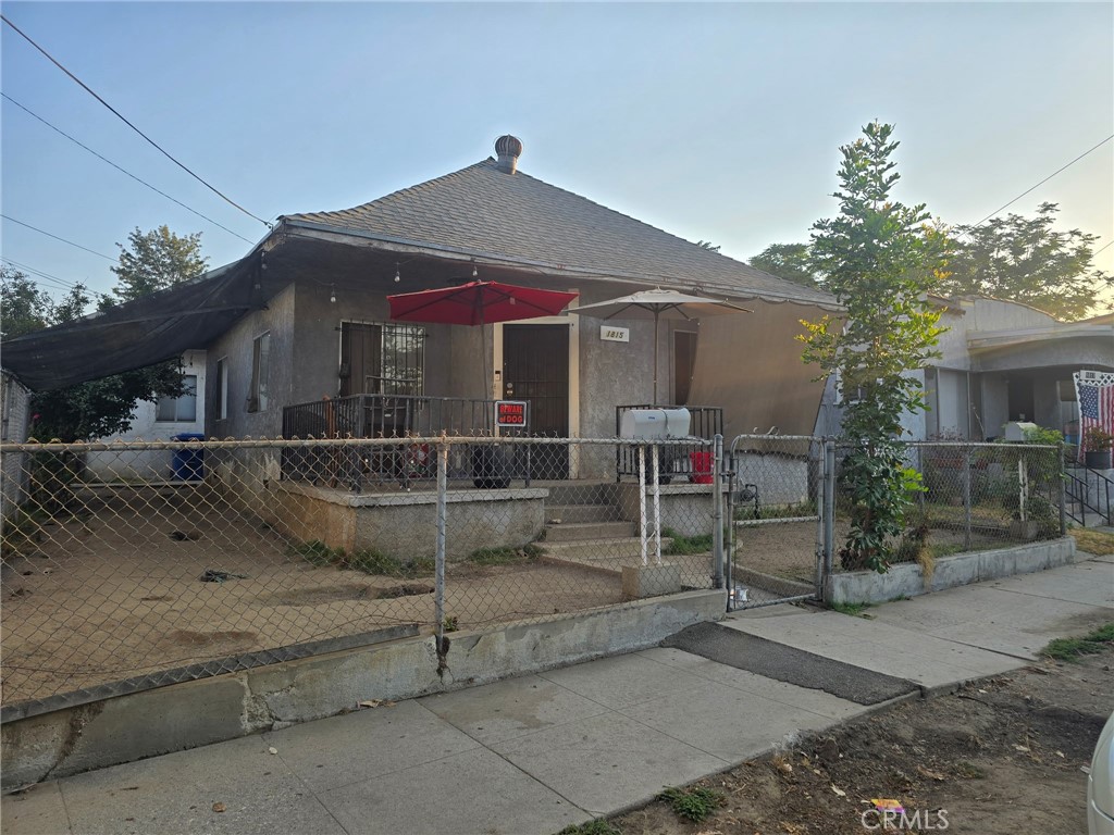 1815 E 3rd Property Photo 1