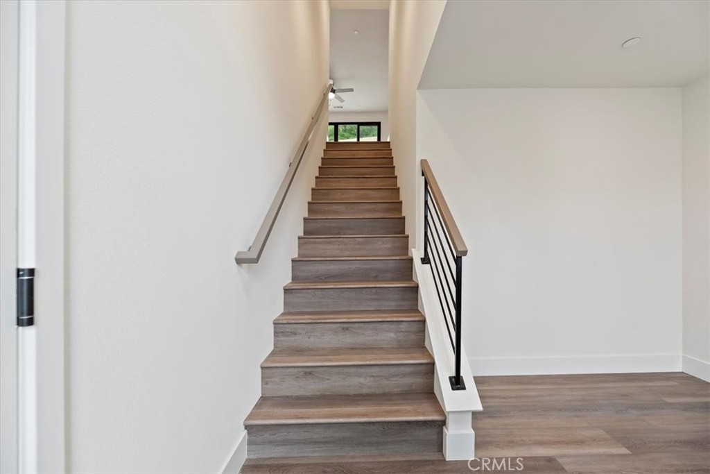 951 N Avenue 66 Property Photo 10