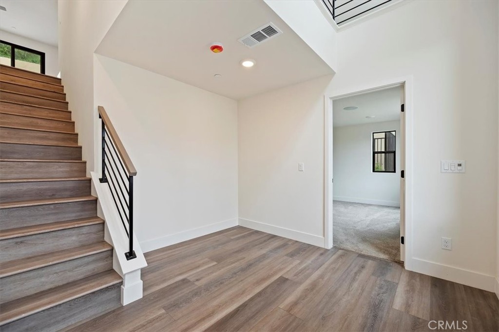 951 N Avenue 66 Property Photo 11