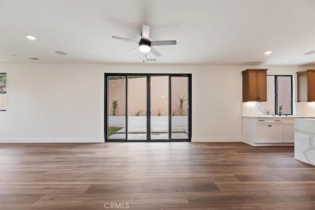 951 N Avenue 66 Property Photo 12