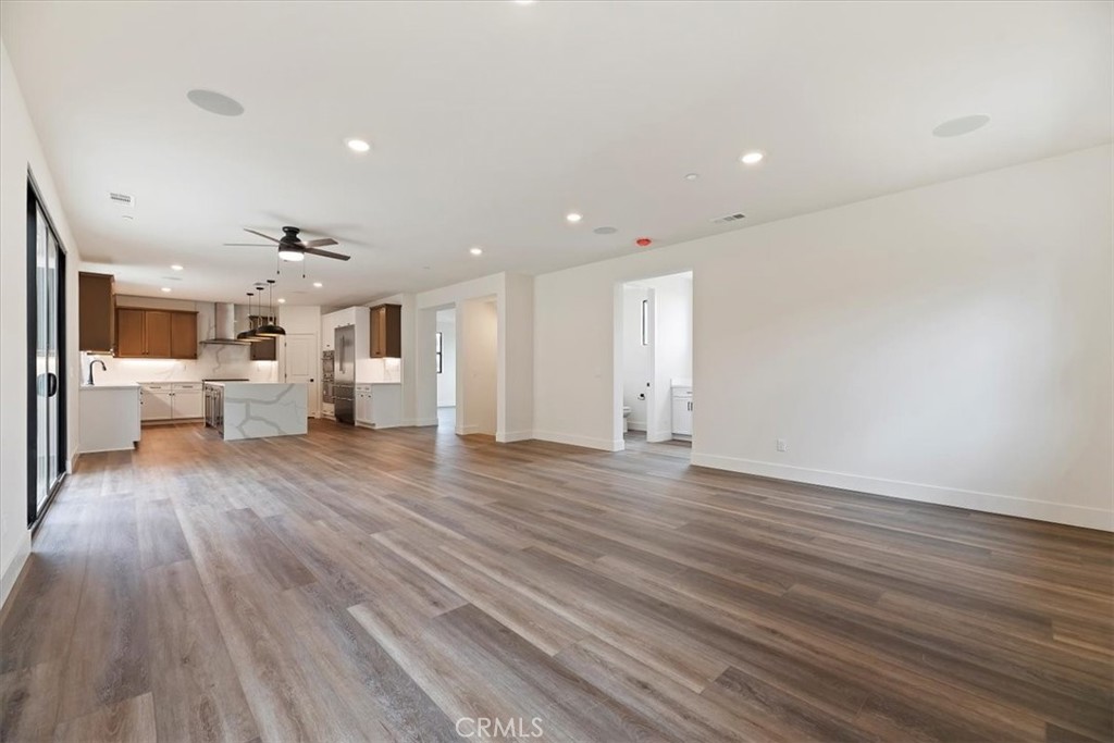 951 N Avenue 66 Property Photo 16