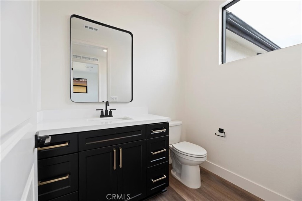 951 N Avenue 66 Property Photo 19