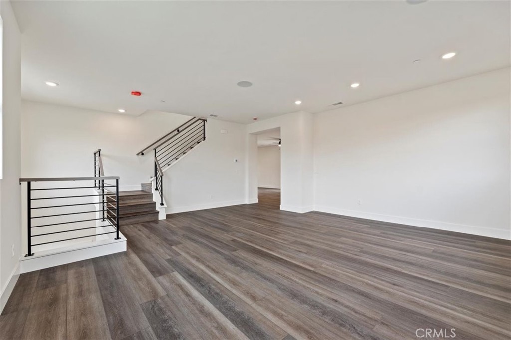 951 N Avenue 66 Property Photo 31
