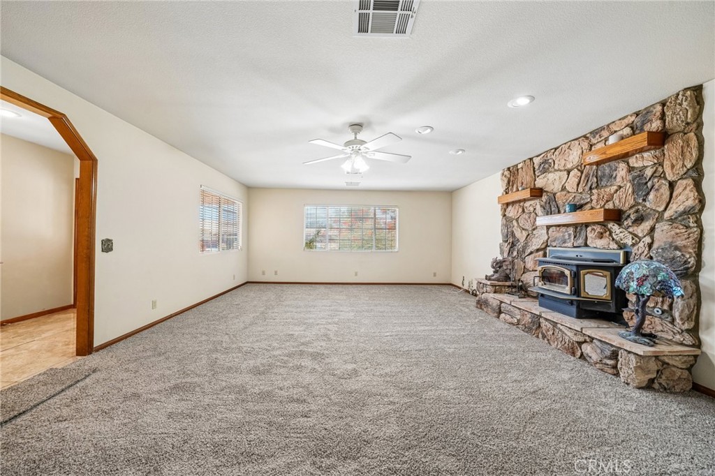 575 Lauresa Property Photo 6