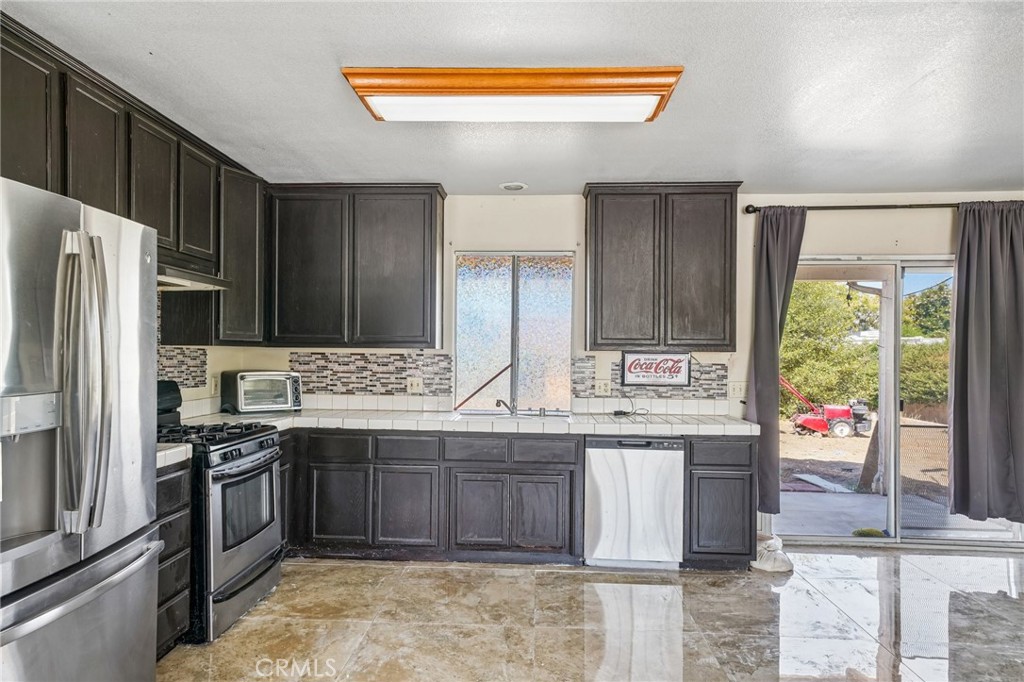 575 Lauresa Property Photo 9