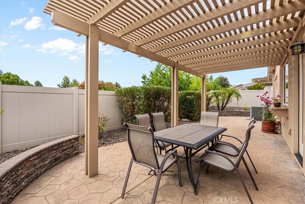 266 Bridle Trail Property Photo 5