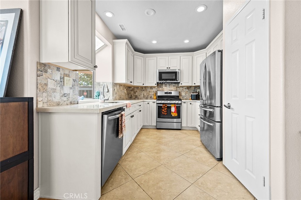 40536 Via Estrada Property Photo 36
