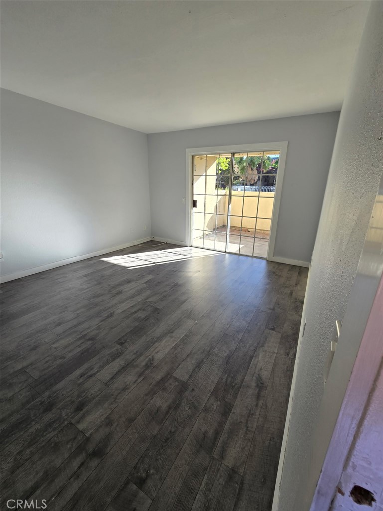 149 W 6th Property Photo 4