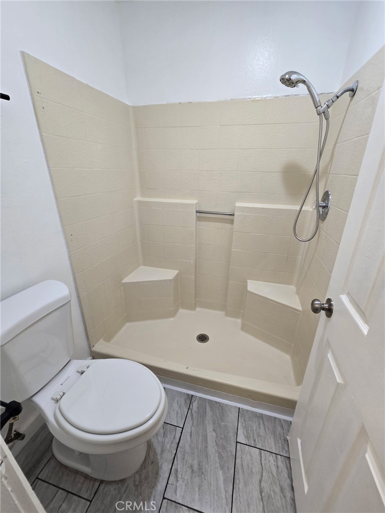 149 W 6th Property Photo 14