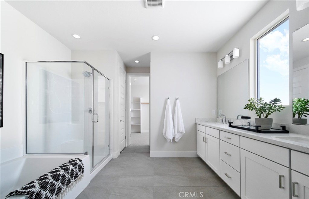 25099 Greythorne Drive Property Photo 13