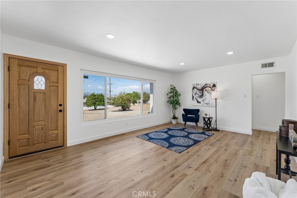 4818 Crestview Property Photo 3