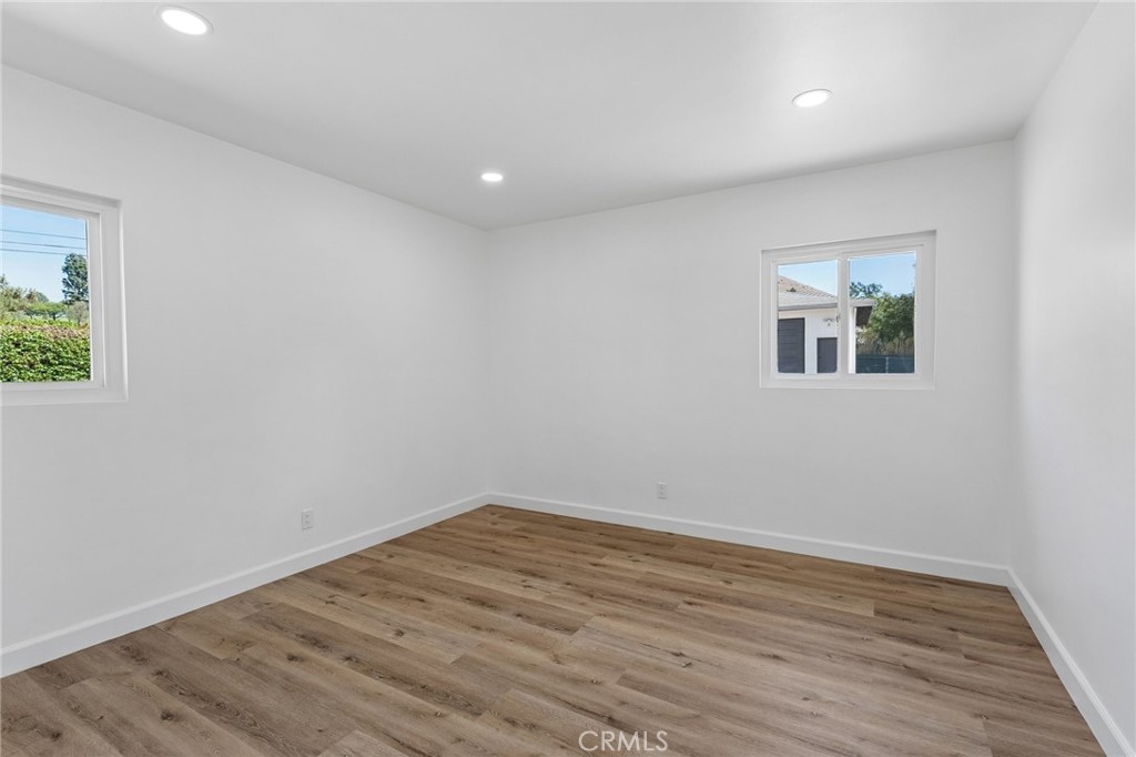 4818 Crestview Property Photo 28