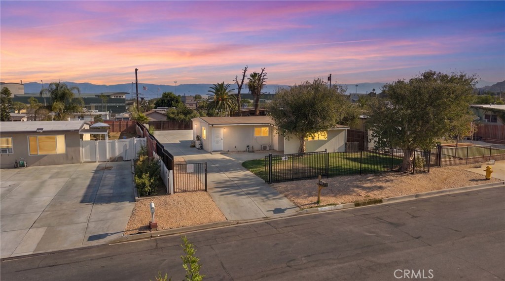 777 Arliss Property Photo