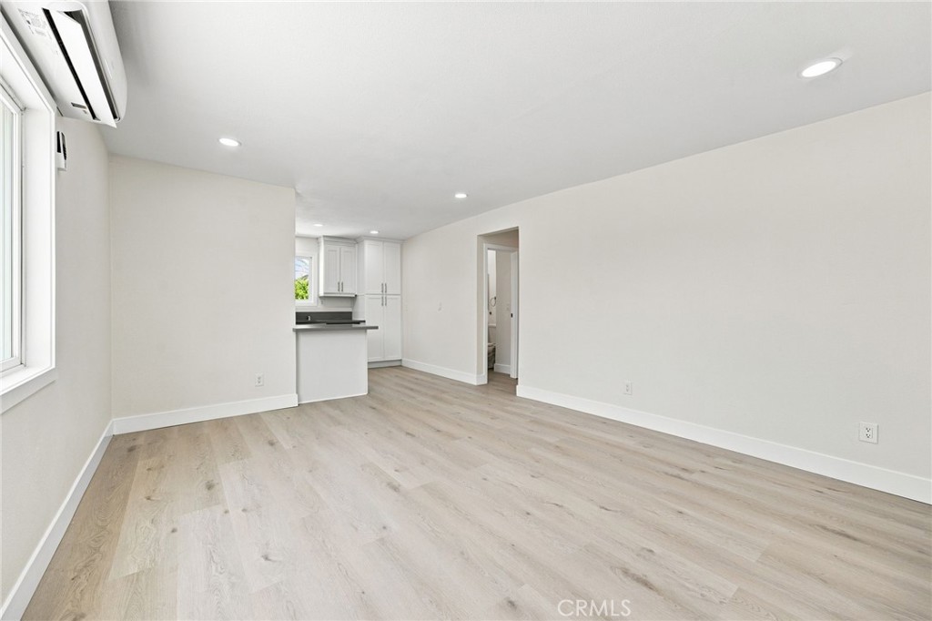 777 Arliss Property Photo 4