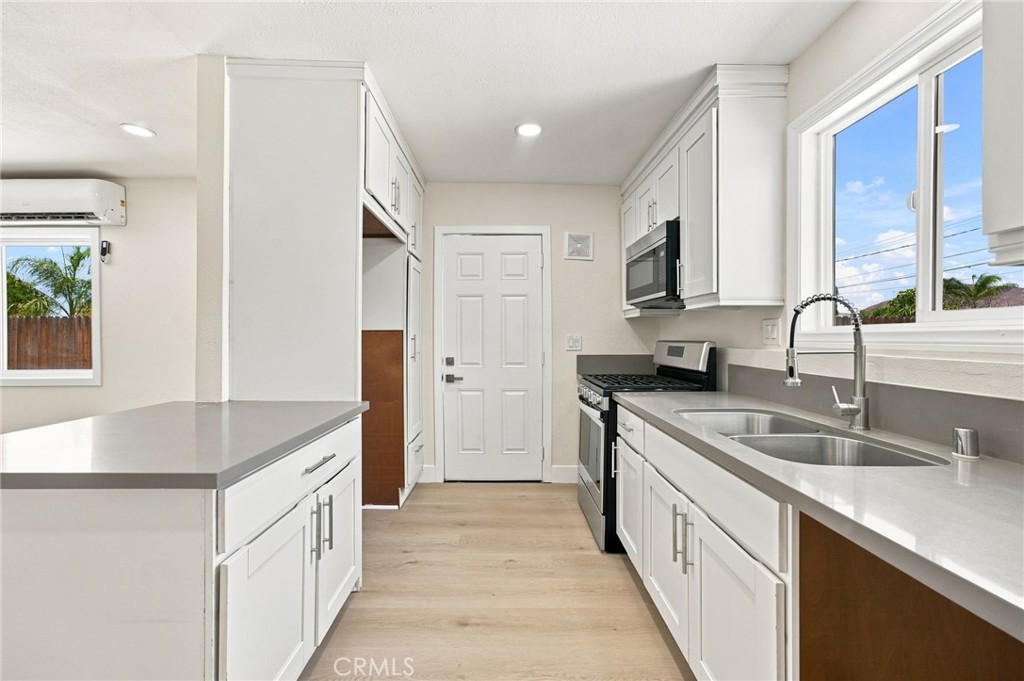 777 Arliss Property Photo 7