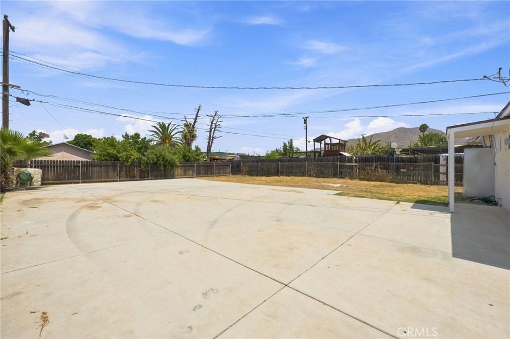 777 Arliss Property Photo 20