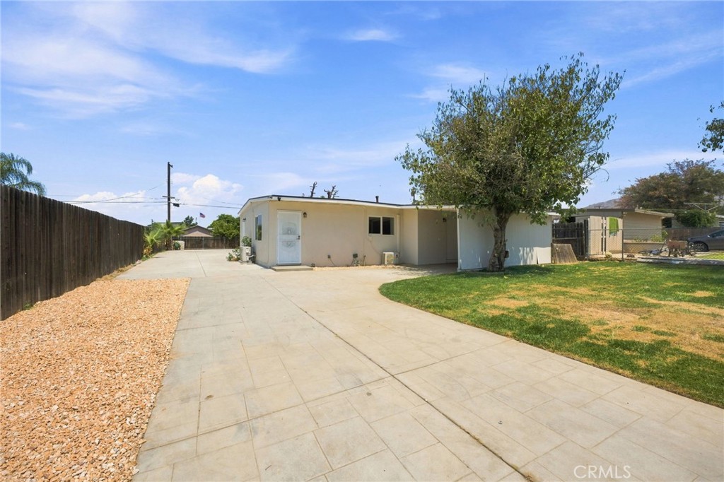 777 Arliss Property Photo 21