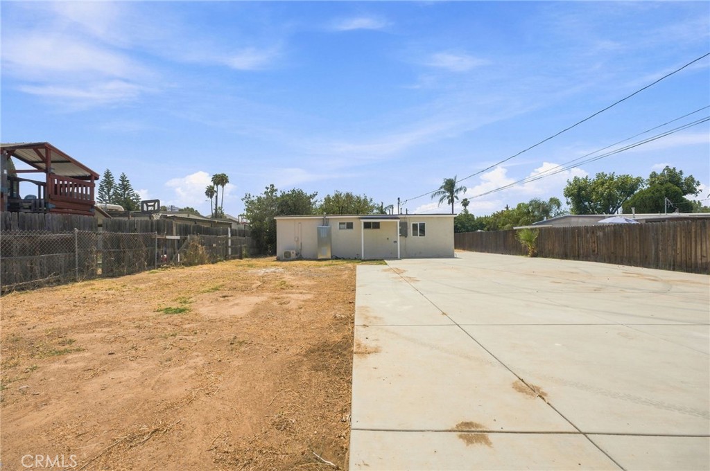 777 Arliss Property Photo 23