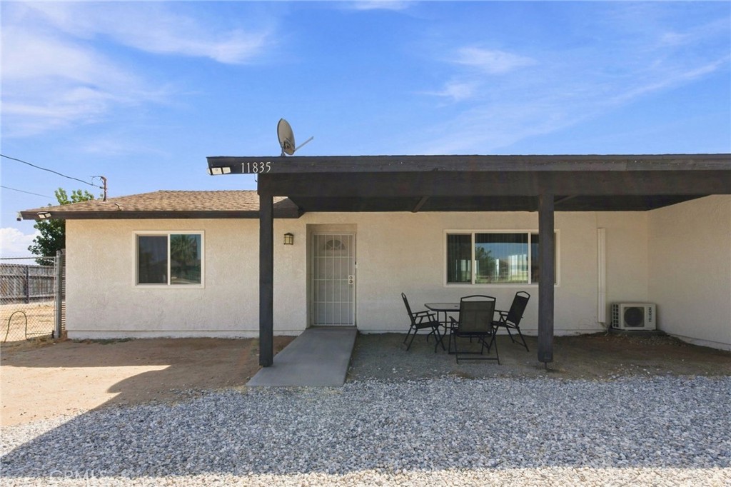 11835 6th Property Photo 3