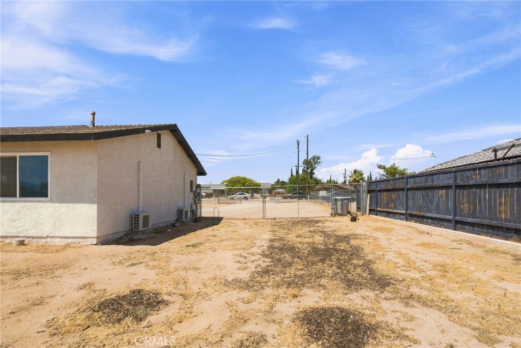 11835 6th Property Photo 16