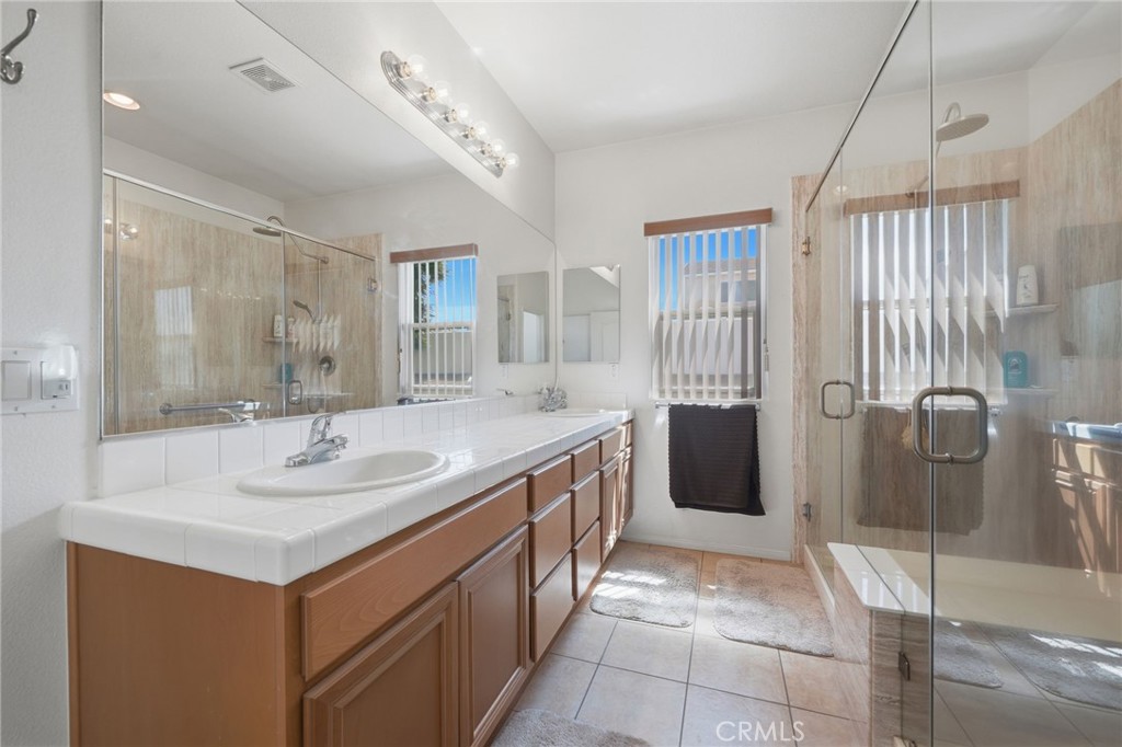 123 Lily Property Photo 20