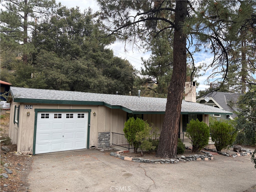 5304 Desert View Property Photo 3