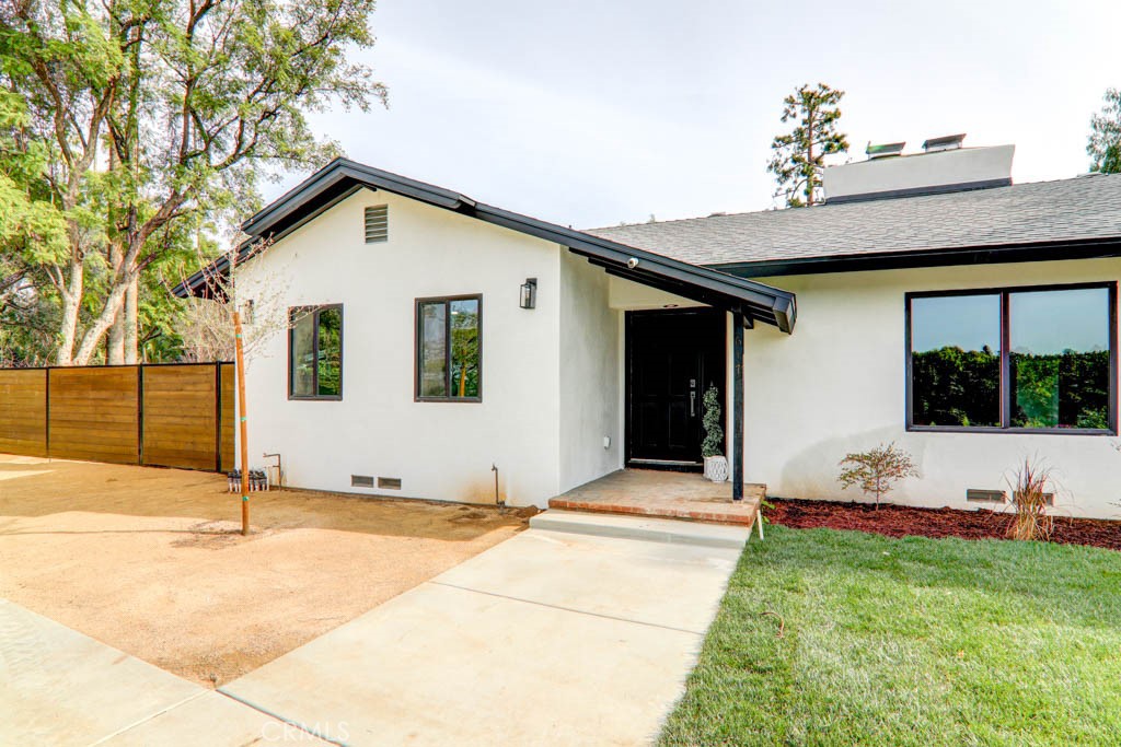 6174 Hawarden Property Photo 10